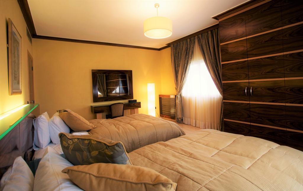 Lahoya Suites Beirut Esterno foto